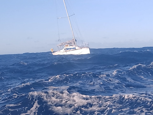 Velero encontrado a la deriva frente a la Costa da Morte