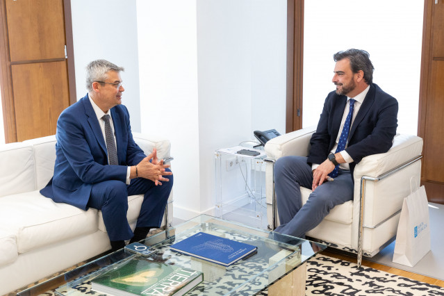 O conselleiro de Presidencia, Xustiza e Deportes, Diego Calvo, manterá un encontro co embaixador de Ucraína en España, Serhii Phororelstev    foto xoán crespo