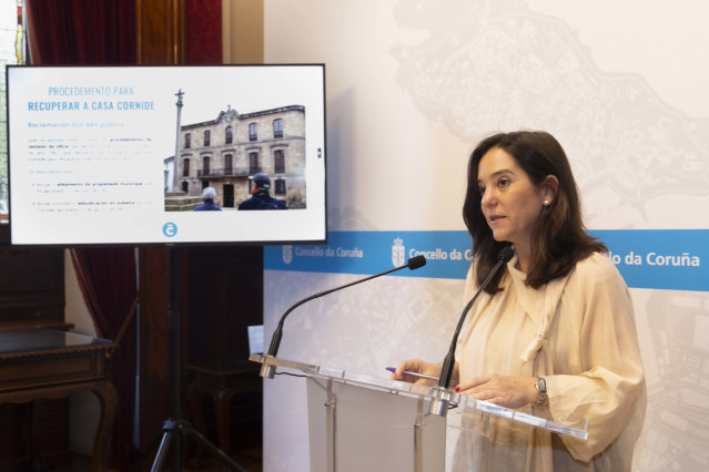 La alcaldesa de A Coruña, Inés Rey, ofrecce una rueda de prensa tras la Junta de Gobierno