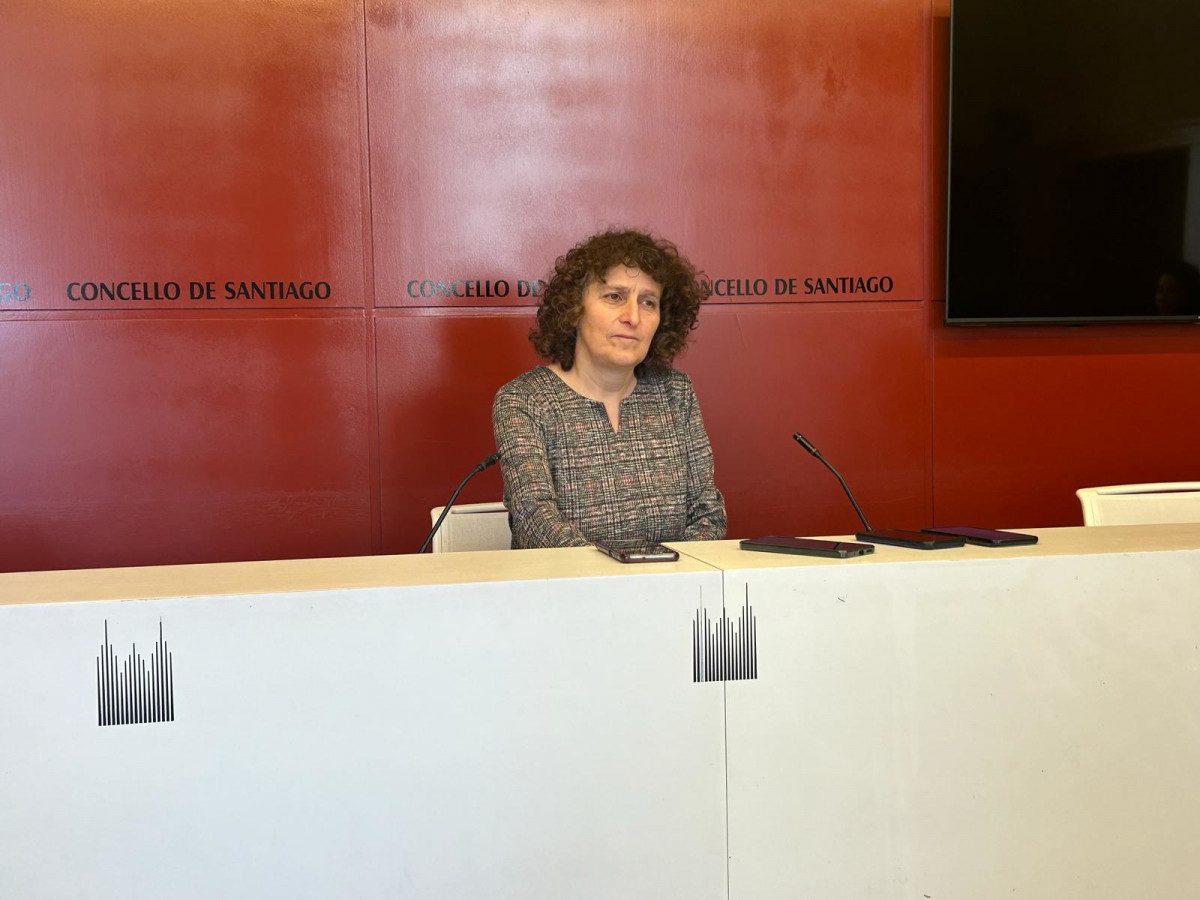 La alcaldesa de Santiago, Goretti Sanmartín, en rueda de prensa