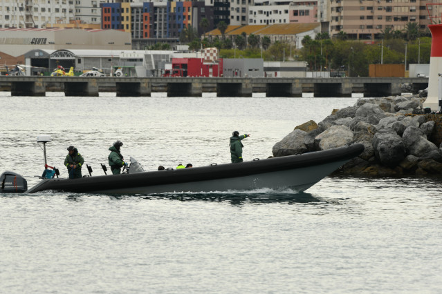 Archivo - Cuatro detenidos en una narcolancha tras una persecución por el Servicio Marítimo de la Guardia Civil en aguas de Ceuta a 28 de abril del 2020