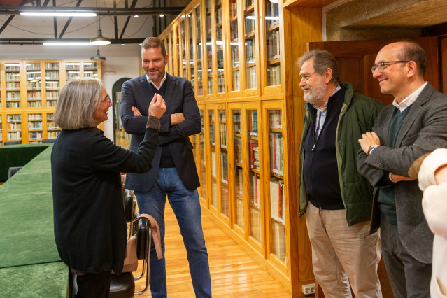 O titular de Cultura, Lingua e Xuventude, José López Campos, acompañado do director xeral de Cultura, Anxo Lorenzo, visitará o Museo do Pobo Galego