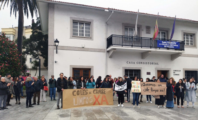 Archivo - Protesta de Anpas de Cambre ante el consistorio