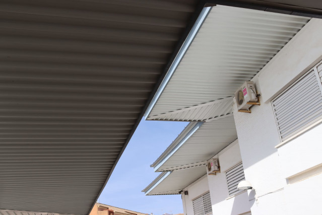 Archivo - Actuaciones de retirada de amianto