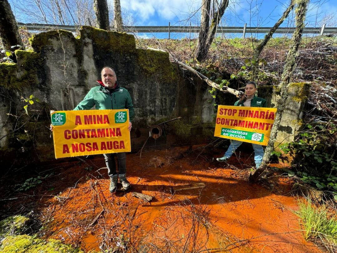 Ecoloxistas en Acciu00f3n en la mina A Penouta en una imagen del colectivo