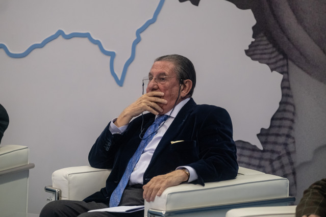 Archivo - El exalcalde de A Coruña Francisco Vázquez en la inauguración del acto de homenaje '20 años en Carlos Casares', en el Pazo do Hórreo, a 28 de noviembre de 2022, en Santiago de Compostela, A Coruña, Galicia (España). El Parlamento de Galicia orga