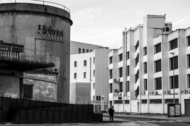 Archivo - Fachada del Muelle de Batería, donde se sitúa la exposición ‘Helmut Newton. Fact & Fiction’, a 17 de noviembre de 2023, en A Coruña