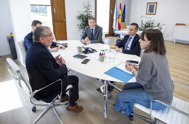 A conselleira de Economía e Industria, María Jesús Lorenzana, mantén un encontro con responsables do Clúster de Enerxías Renovables de Galicia (Cluergal).