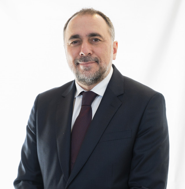 Archivo - El exconselleiro de Sanidade, Julio García Comesaña, será viceportavoz del grupo parlamentario del PPdeG