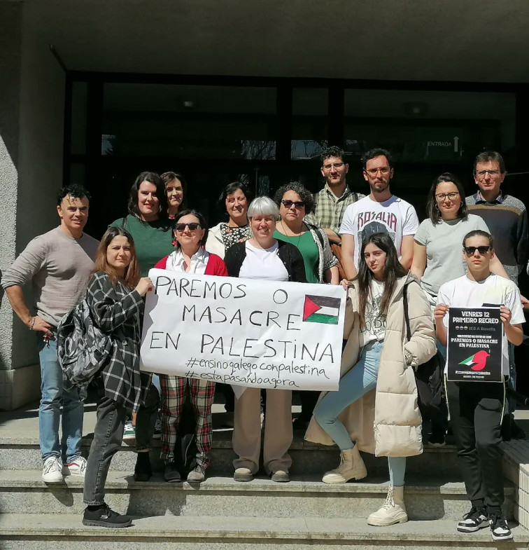 Profesores gallegos llaman llevar el pañuelo palestino reabriendo el debate sobre símbolos en las aulas