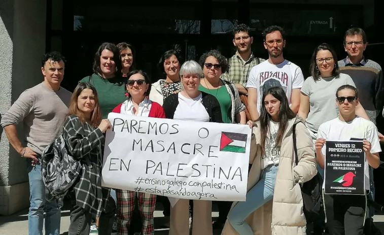 Profesores gallegos llaman llevar el pañuelo palestino reabriendo el debate sobre símbolos en las aulas