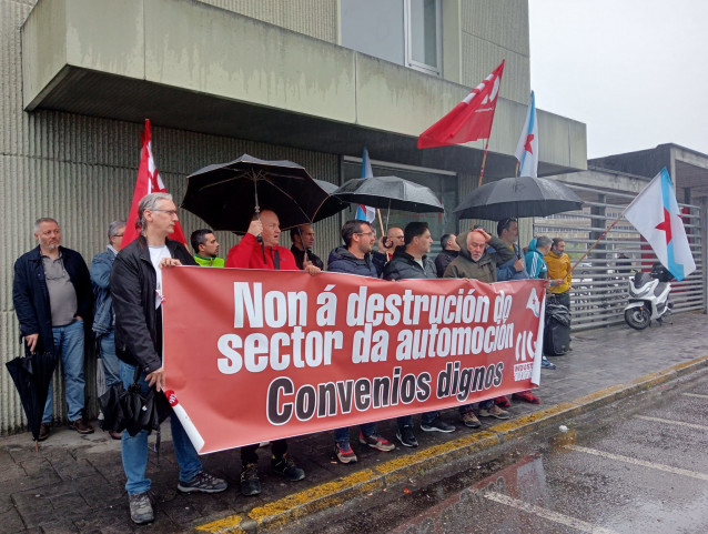 Concentración de CIG-Industria frente al CEAGA en Vigo, en defensa del empleo y de unas condiciones dignas en el sector de la automoción.