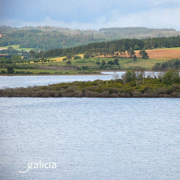 Embalse de Vilagundu00edn en una foto de Turgalicia
