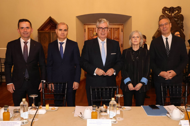 La directora del Igape, Covadonga Toca, participa este miércoles en un coloquio con el director de coyuntura y economía internacional de Funcas, Raymond Torres.