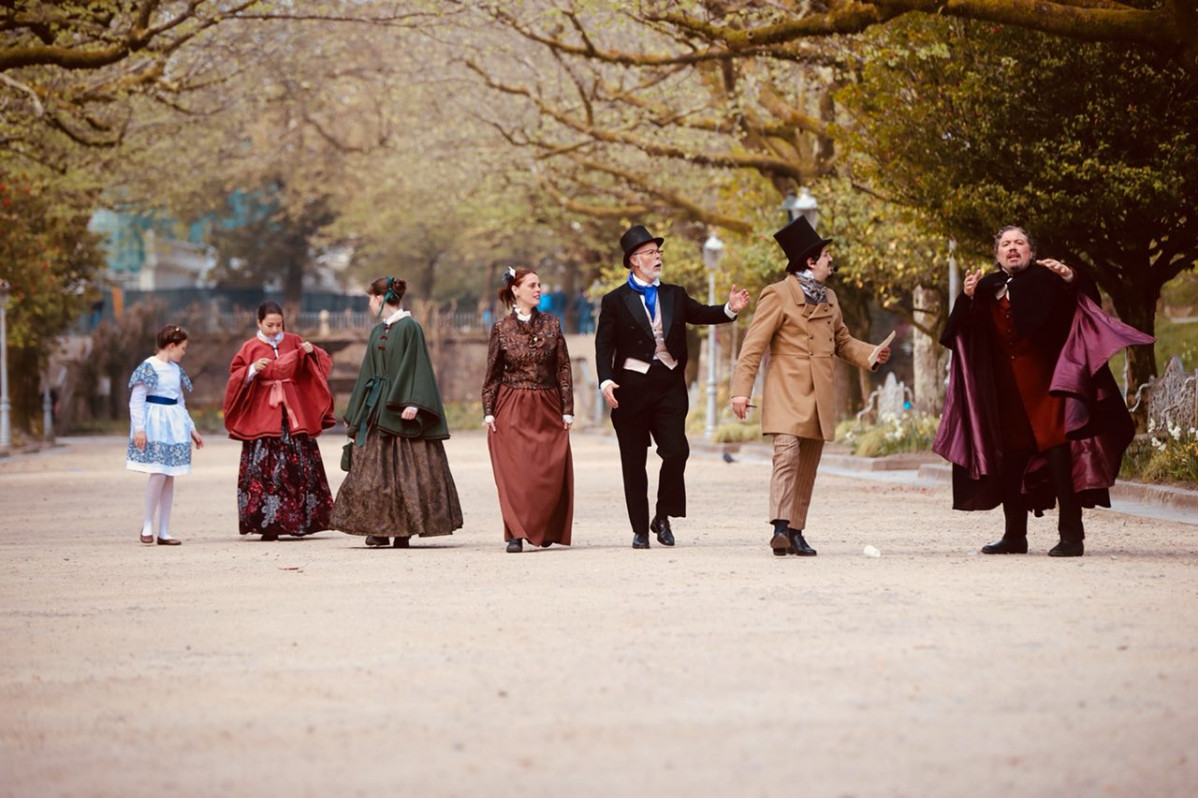 Figurantes camino del Banquete de Conxo