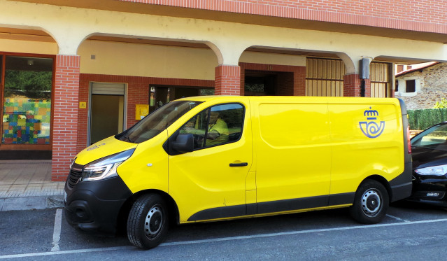 Imagen de un vehículo de Correos.