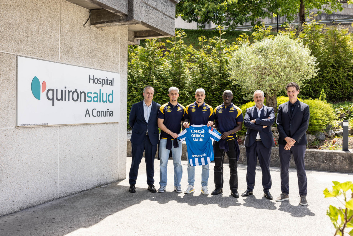 Visita de jugadores del Deportivo a Quiru00f3nsalud A Coruu00f1a