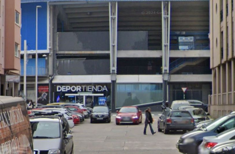 Atraca con un destornillador a un conductor aparcado en Almirante Eulate, cerca de Riazor, en A Coruña