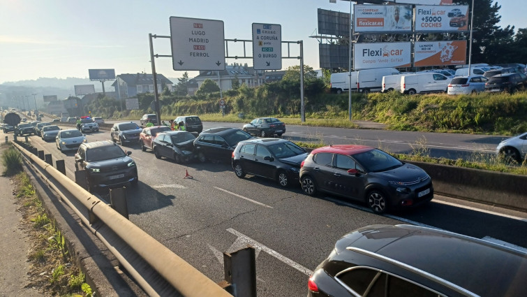 Choque en cadena causa atascos el día de la selectividad en A Coruña