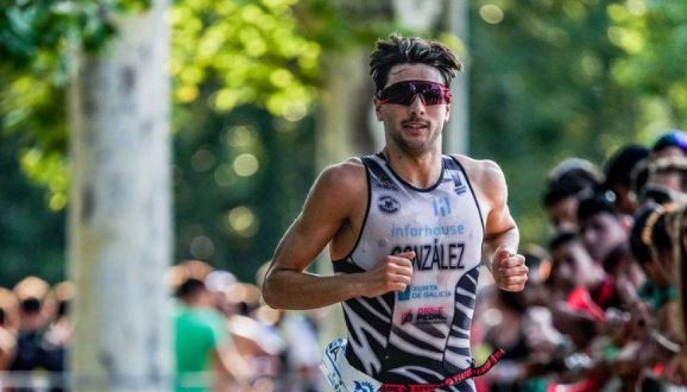 González compitiendo en la Liga de Clubs de Triatlón en una imagen de su Instagram