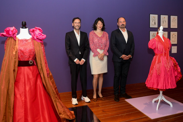 Presentación de la exposición 'O gardarroupa da música. Teresa Berganza' este miércoles en Santiago de Compostela