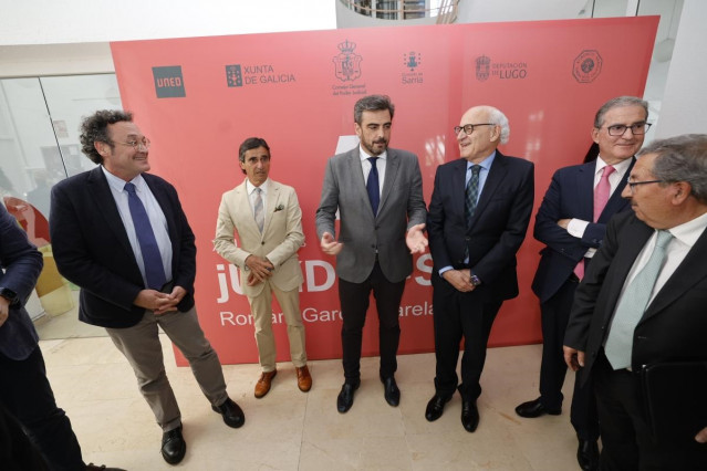 Varios participantes de las jornadas jurídicas de Sarria.