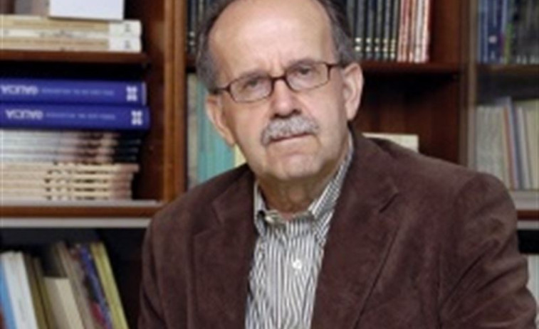 ​Falece o escritor Agustín Fernández Paz