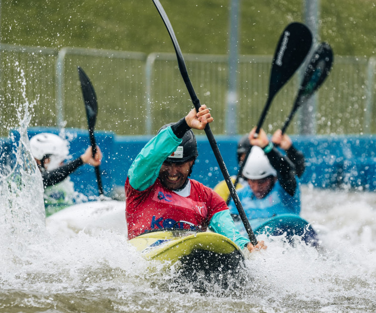 Manu Ochoa, el tomiñés que estrenará el kayak cross en París 2024: 