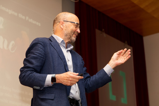 La Fundación Empresa Universidad Gallega (Feuga) Ha Cerrado El Ejercicio Con Una Nueva Edición De 'Encuentros Con...' En La Que Javier Díaz-Giménez Ha Sido El Protagonista.