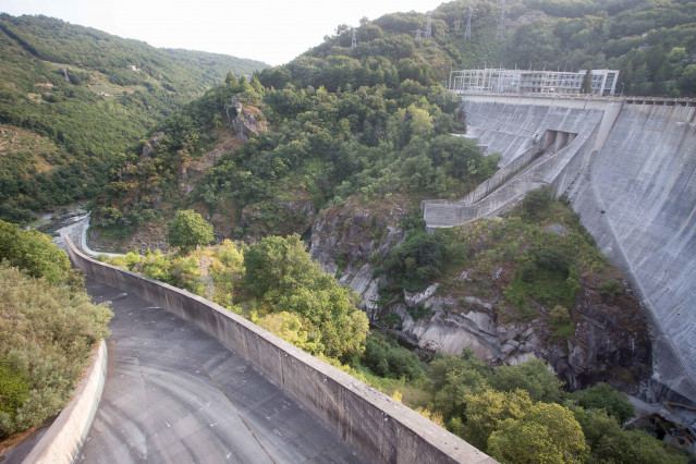 Archivo - El embalse de Belesar, en Lugo