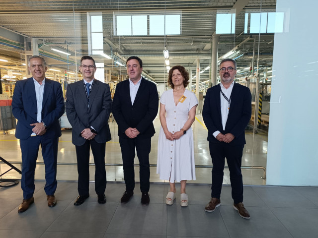 El presidente de la Diputación de A Coruña, Valentín González Formoso, visita Televés