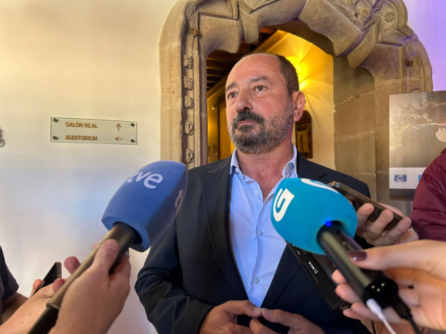 El director de la Axencia de Turismo de Galicia, Xosé Merelles, en sus declaraciones para los medios de comunicación.