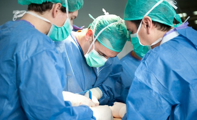 Baja el tiempo medio de espera quirúrgica en Galicia hasta los 66,4 días