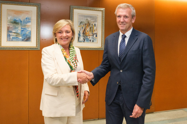 El presidente de la Xunta, Alfonso Rueda, y la alcaldesa de Lugo, Paula Alvarellos, antes de mantener una reunión en la sede de la Delegación de la Xunta en la capital lucense.