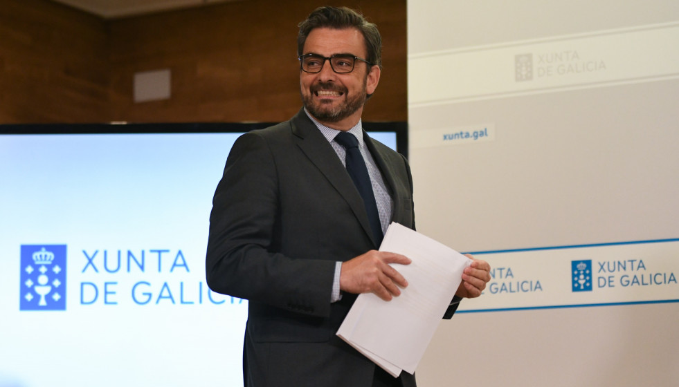 El conselleiro de Presidencia, Xustiza e Deportes, Diego Calvo, en la rueda de prensa posterior al Consello.