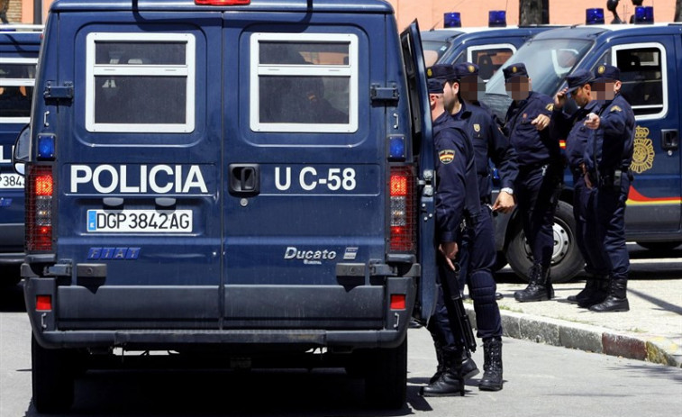 ​Siguen buscando a la expareja de la mujer apuñalada en Santiago