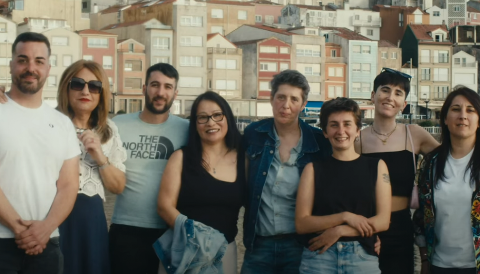 Algunos de los coprotagonistas de historias silenciadas en un fotograma del documental