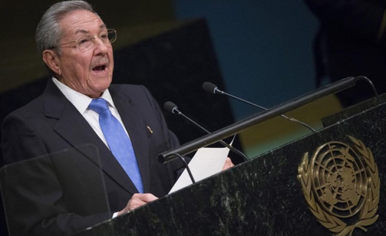 El alcalde de ​Láncara quiere nombrar hijo adoptivo a Raúl Castro