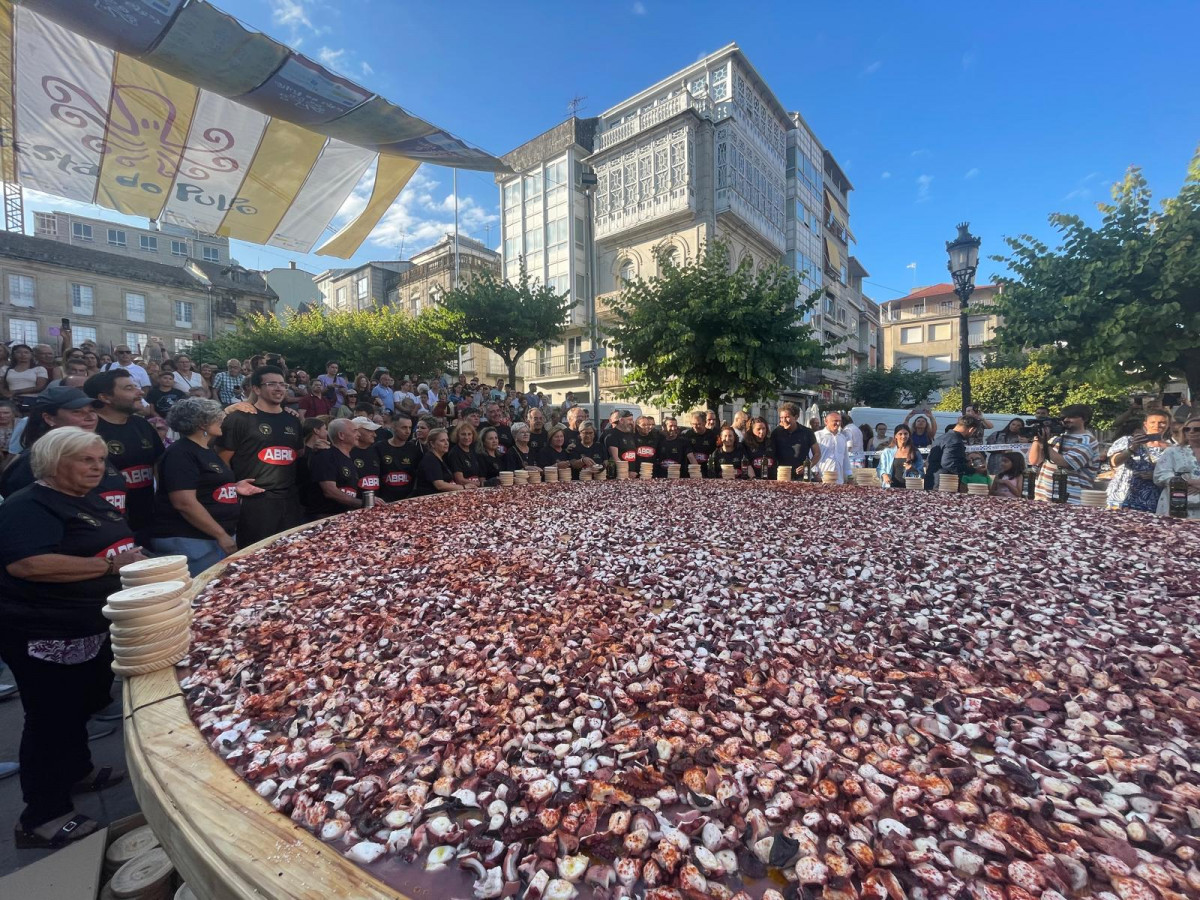 Tapa récord en la Festa do Pulpo de O Carballiño en Ourense