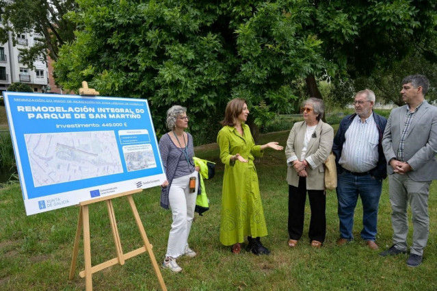 La cconselleira de Medio Ambiente, Ángeles Vázquez, en Carballo