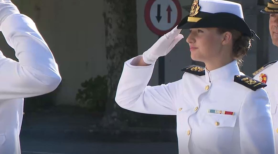 Infanta Leonor llegando a la academia de Maru00edn en una imagen de CRTVG