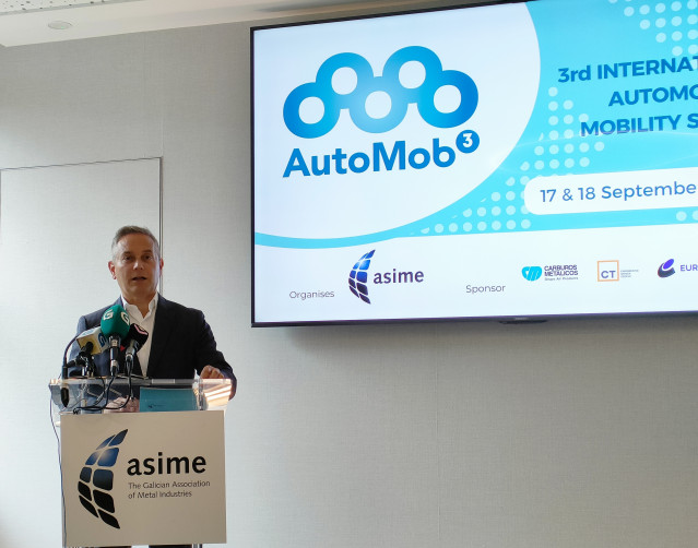 El secretario general de Asime, Enrique Mallón, presenta el tercer congreso AutoMob, que se celebrará en Vigo el 17 y 18 de septiembre de 2024.