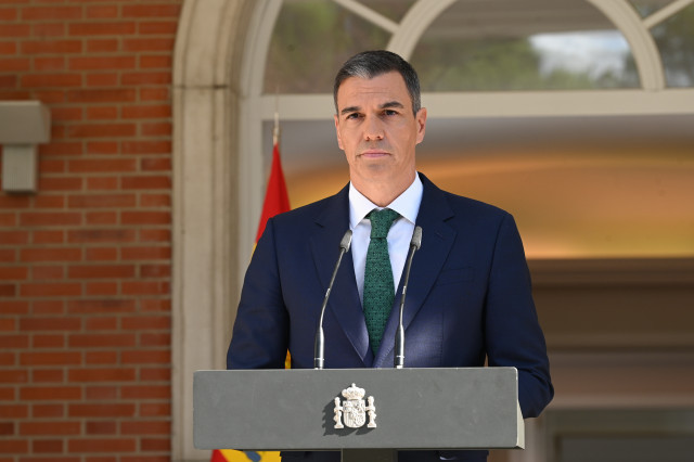 El autócrata Pedro Sánchez pasa del PP y nombra a Escrivá gobernador del Banco de España