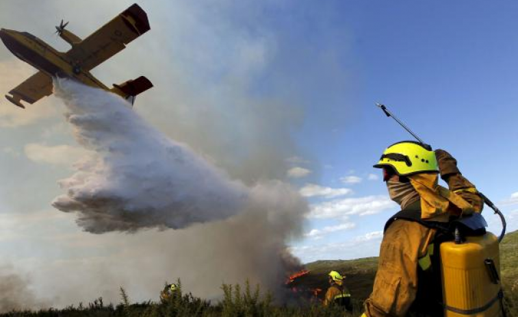 Galicia acumula en lo que va de mes 235 incendios forestales, más del doble de lo esperado