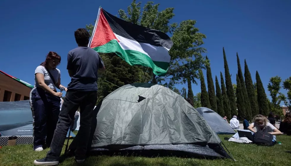 Una pasada acampada en solidaridad con Palestina en una foto de E