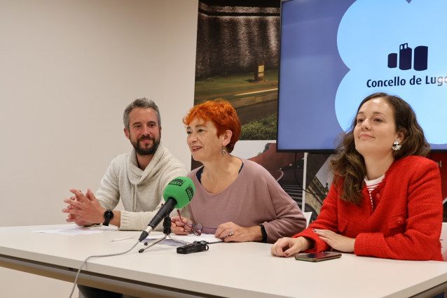 Rubén Arroxo, Tenente Alcalde Do Concello De Lugo, Xunto Coa Concelleira De Cultura, Turismo E Promoción Da Lingua, Maite Ferreiro, E A Deputada De Cultura, Patrimonio Histórico Artístico E Normalización Lingüística, Iria Castro,