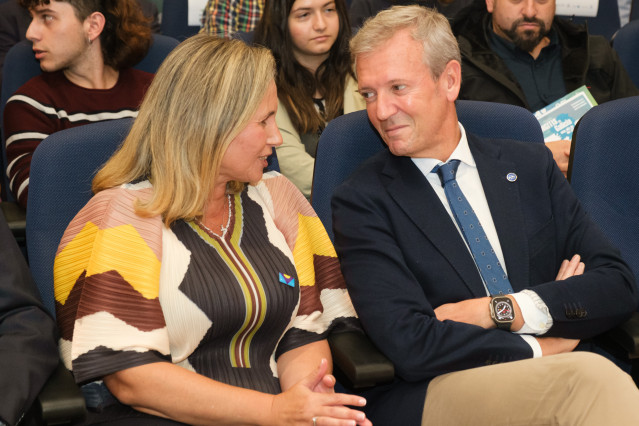 Rueda participa en la presentación del documental 'La meningitis en Galicia, más allá de las cifras'.