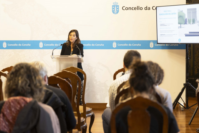La alcaldesa de A Coruña, Inés Rey, en rueda de prensa para informar de asuntos municipales