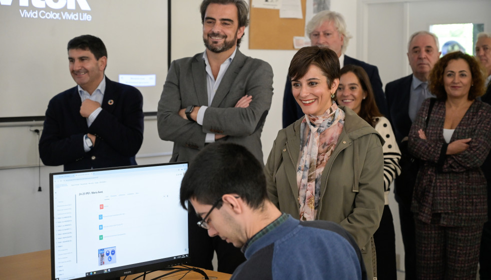 Archivo - La ministra de Vivienda y Agenda Urbana, Isabel Rodríguez, visita el Centro Integrado de Formación Profesional de Someso, en A Coruña, tras comprobar actuaciones en materia urbanística e