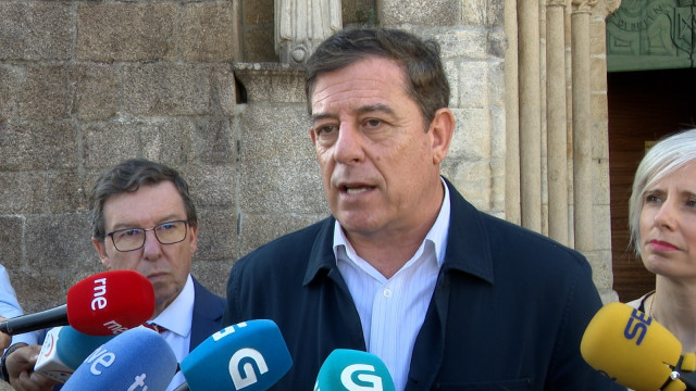 Archivo - El secretario xeral del PSdeG, José Ramón Gómez Besteiro, en declaraciones a los medios